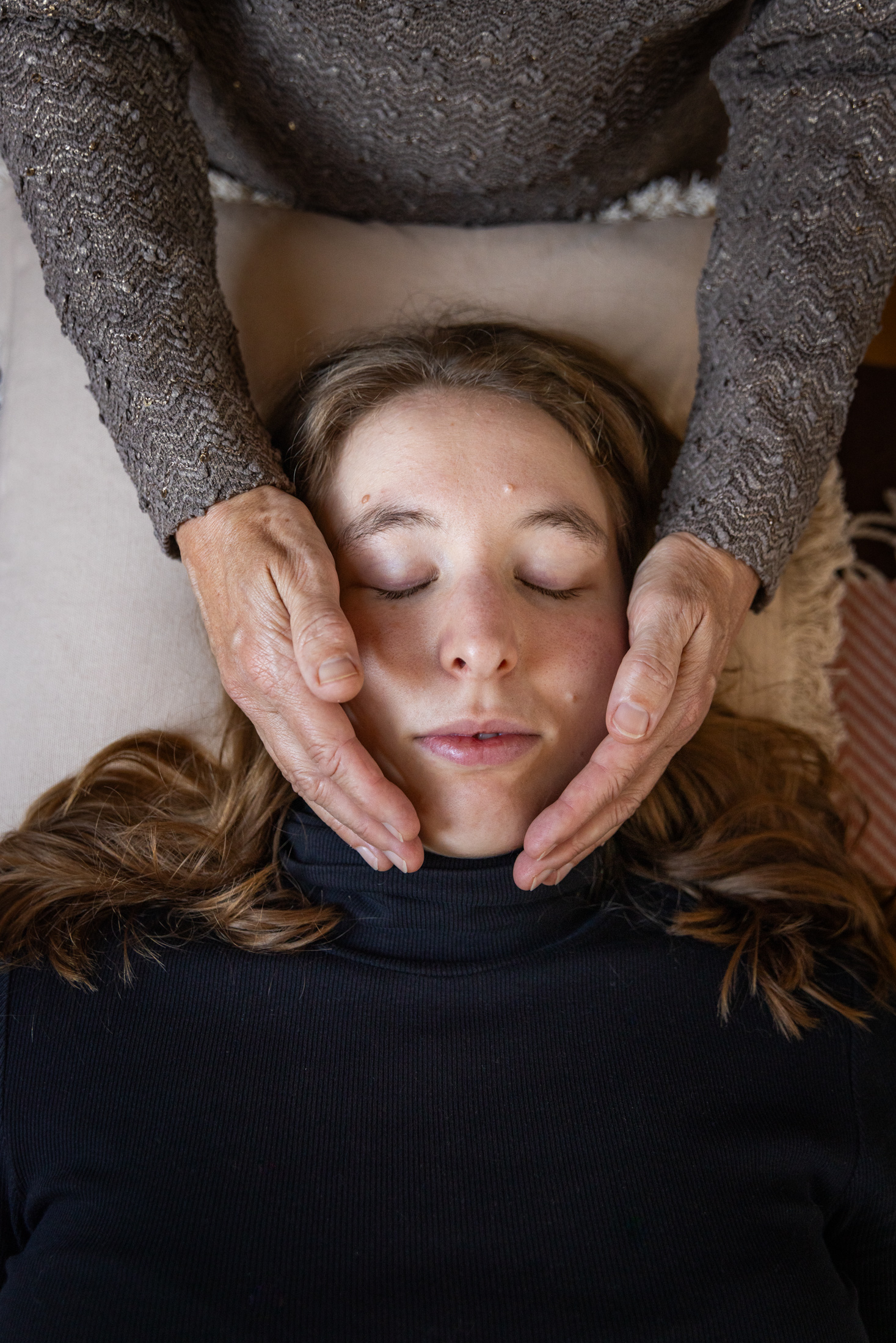 attributen in de praktijk voor healing touch. buddha beeldje, klankschaal, kaarsje