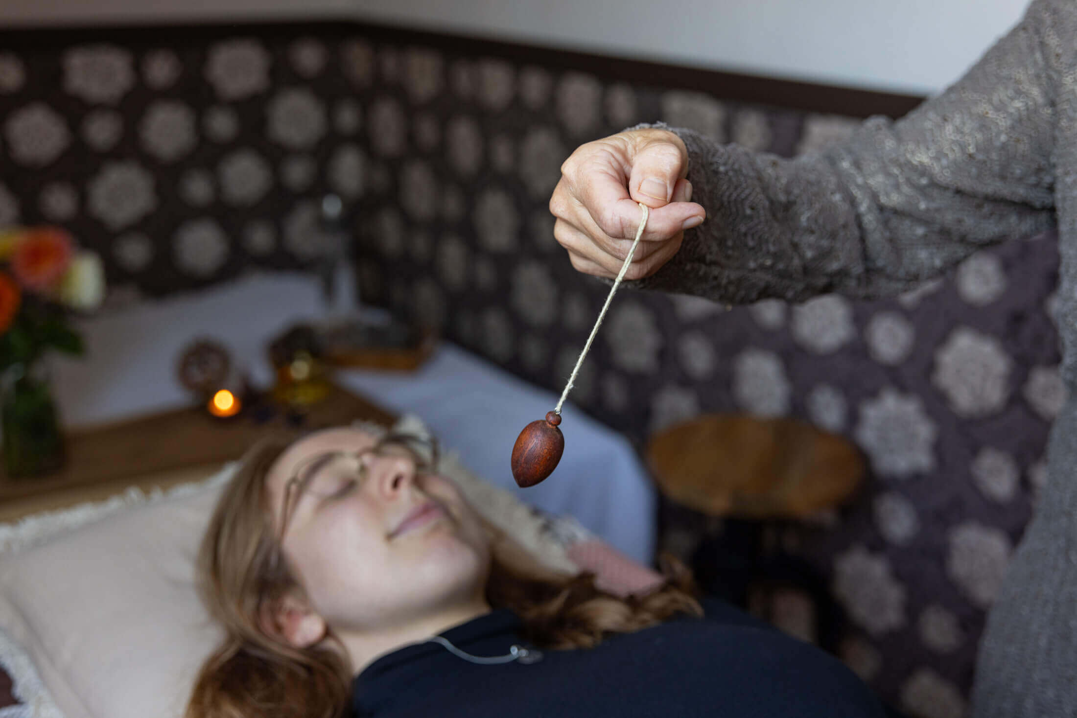 Pendelen voor de behandeling. praktijk voor Healing Touch